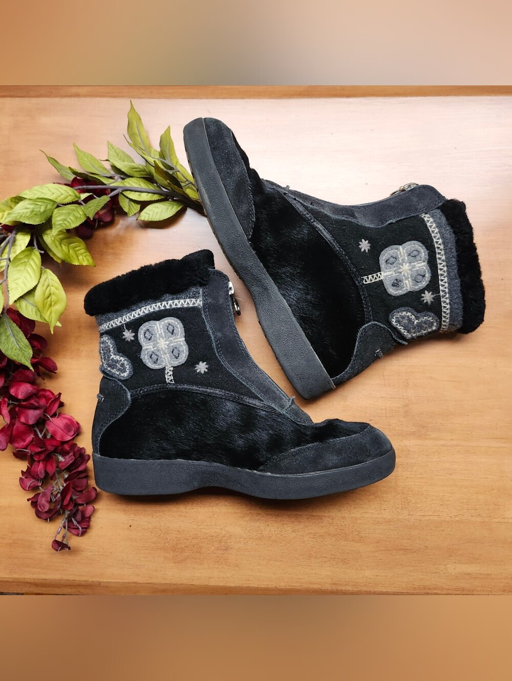 Vintage Tecnica Goat Hair And Suede Embroidered Boots Sz 8